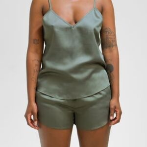 ETTITUDE,NIB,  Sateen Shortie,Moss (green)